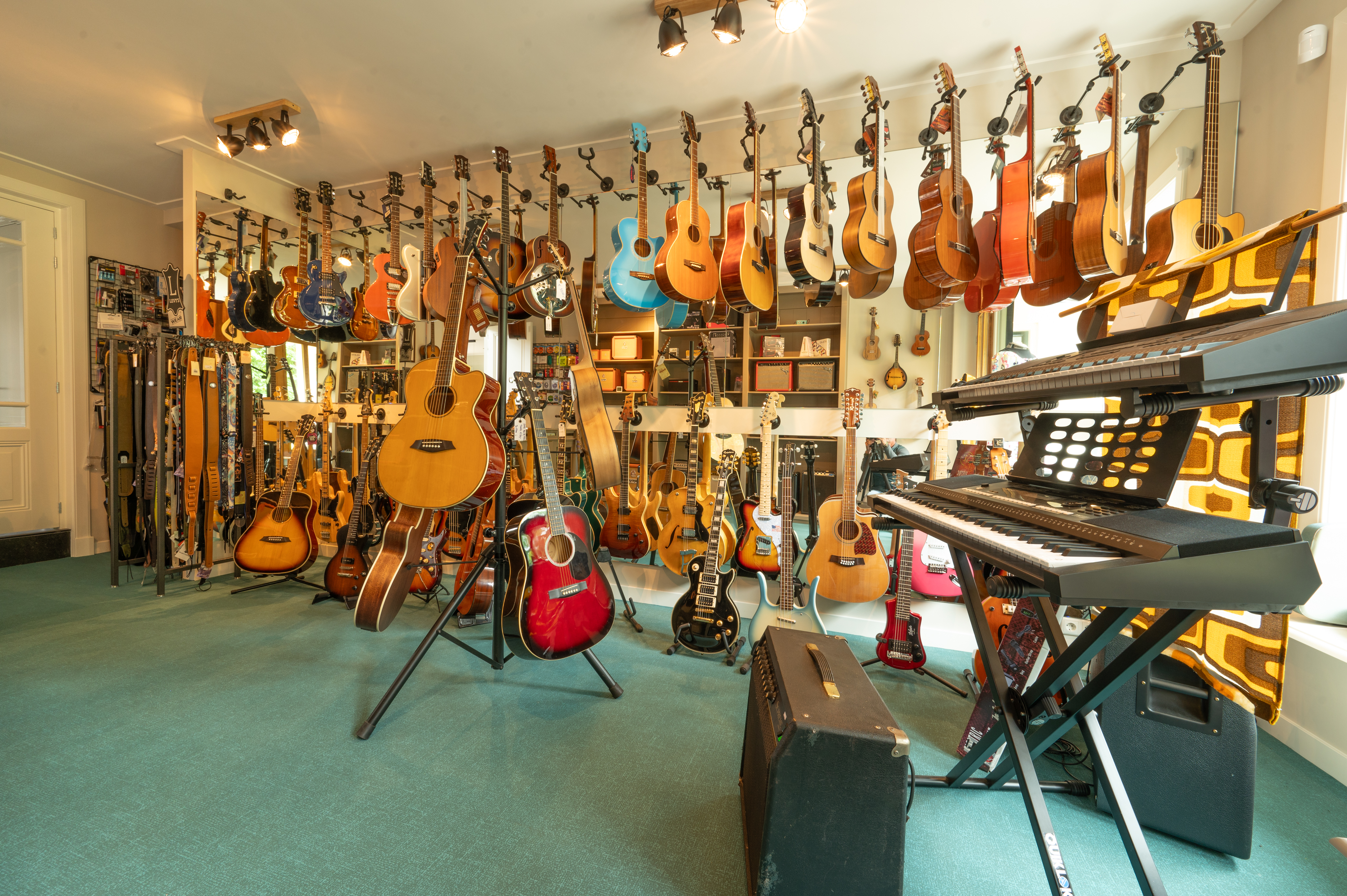 Gitaren in winkel
